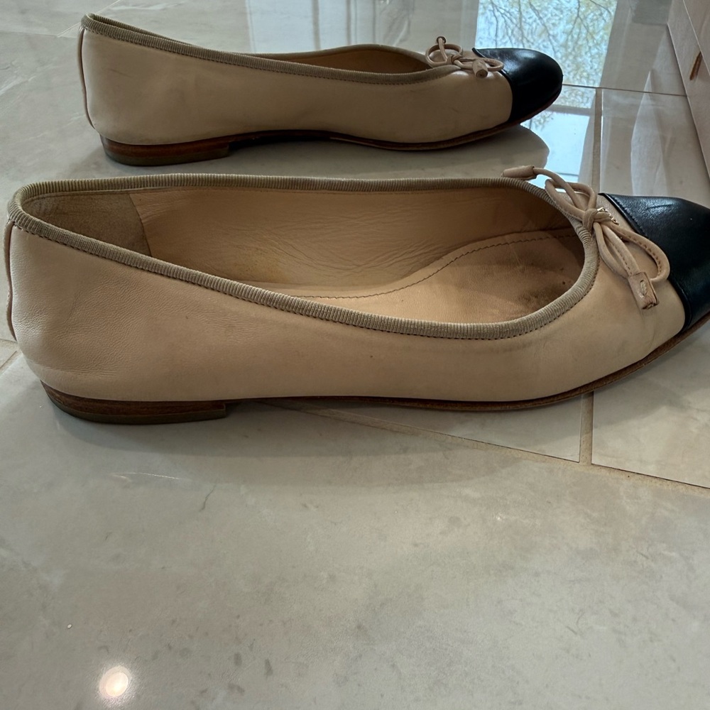 Prada Cap Toe Ballet Flats Beige Black Size 38.5 (US 8.5) - Picture 6 of 9
